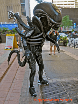 Alien Costumes, insane alien costumes, best idea for alien costumes, Dragoncon